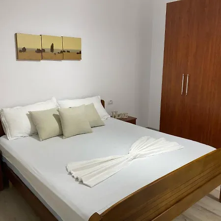 House Gjiri I Lalzit Apartament