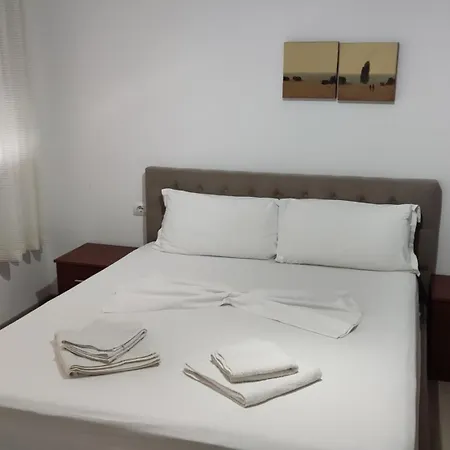 House Gjiri I Lalzit * Plazhi San Pietro