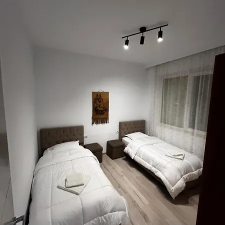 House Gjiri I Lalzit Апартаменты *