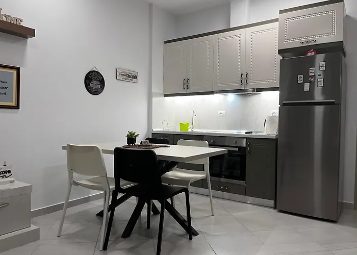 House Gjiri I Lalzit Appartamento *